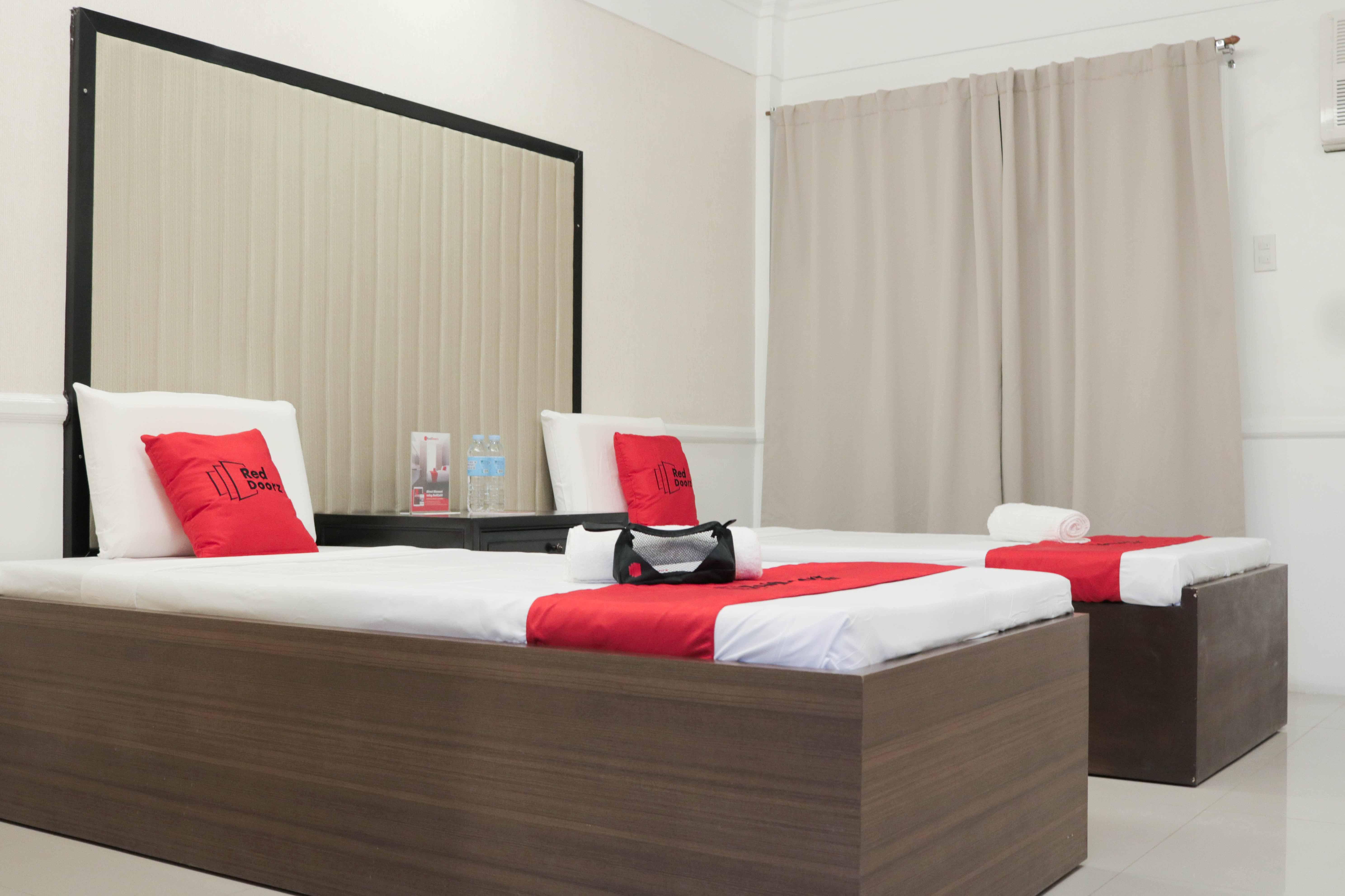 Hotel Reddoorz Premium @ Wireless Mandaue Cebu Extérieur photo