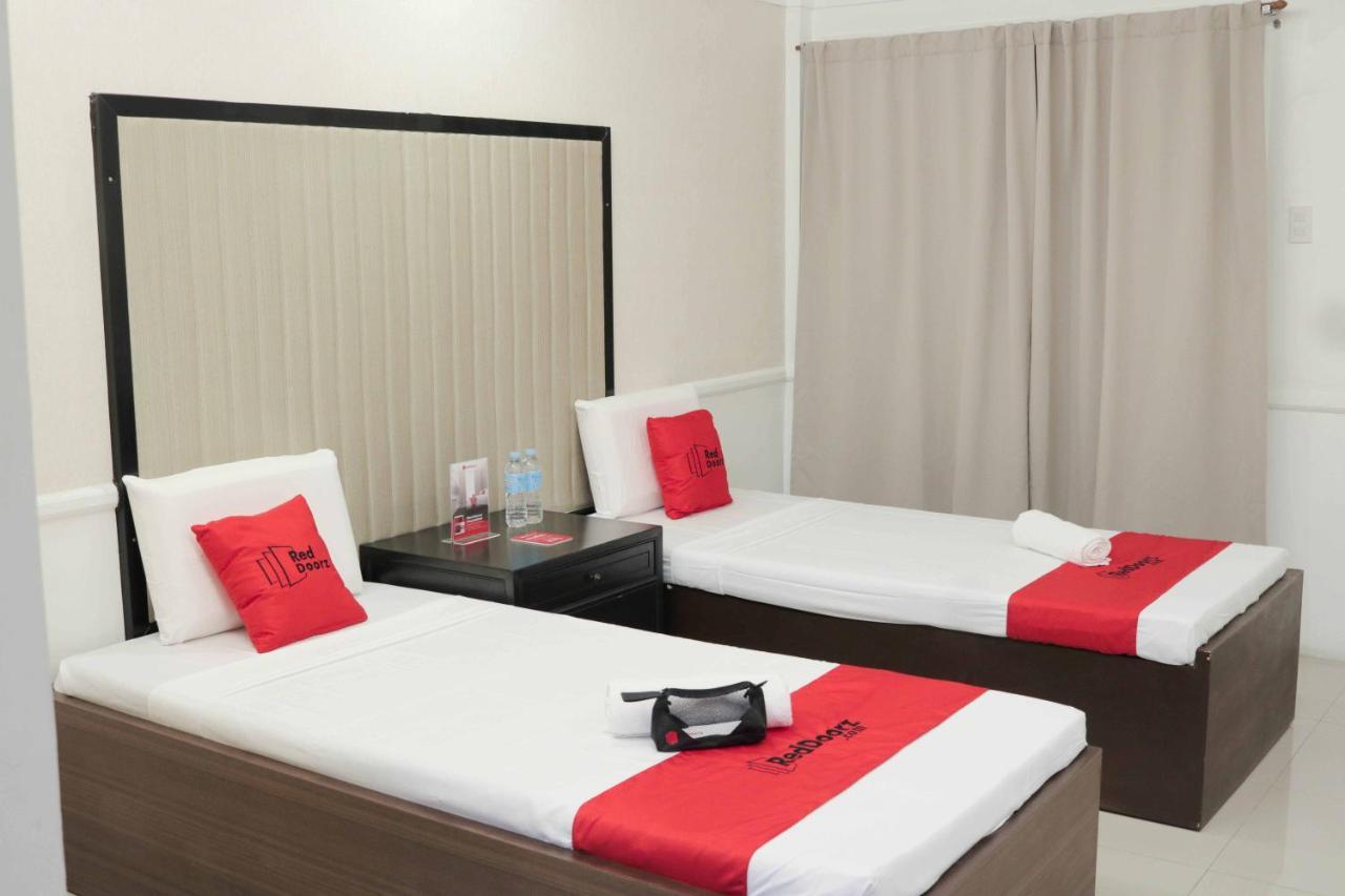 Hotel Reddoorz Premium @ Wireless Mandaue Cebu Extérieur photo